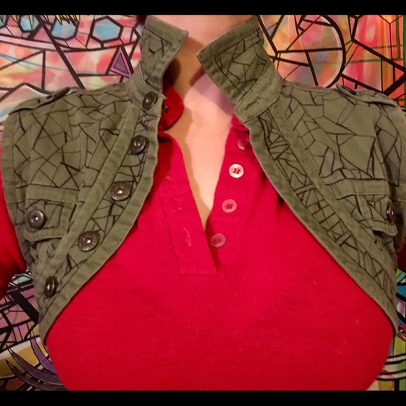 RARE one of a kind hand painted cropped olive vest - Picture 5 of 5